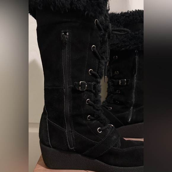 Report Women's Black Fur-Outlined Suede Boots - Picture 6 of 8